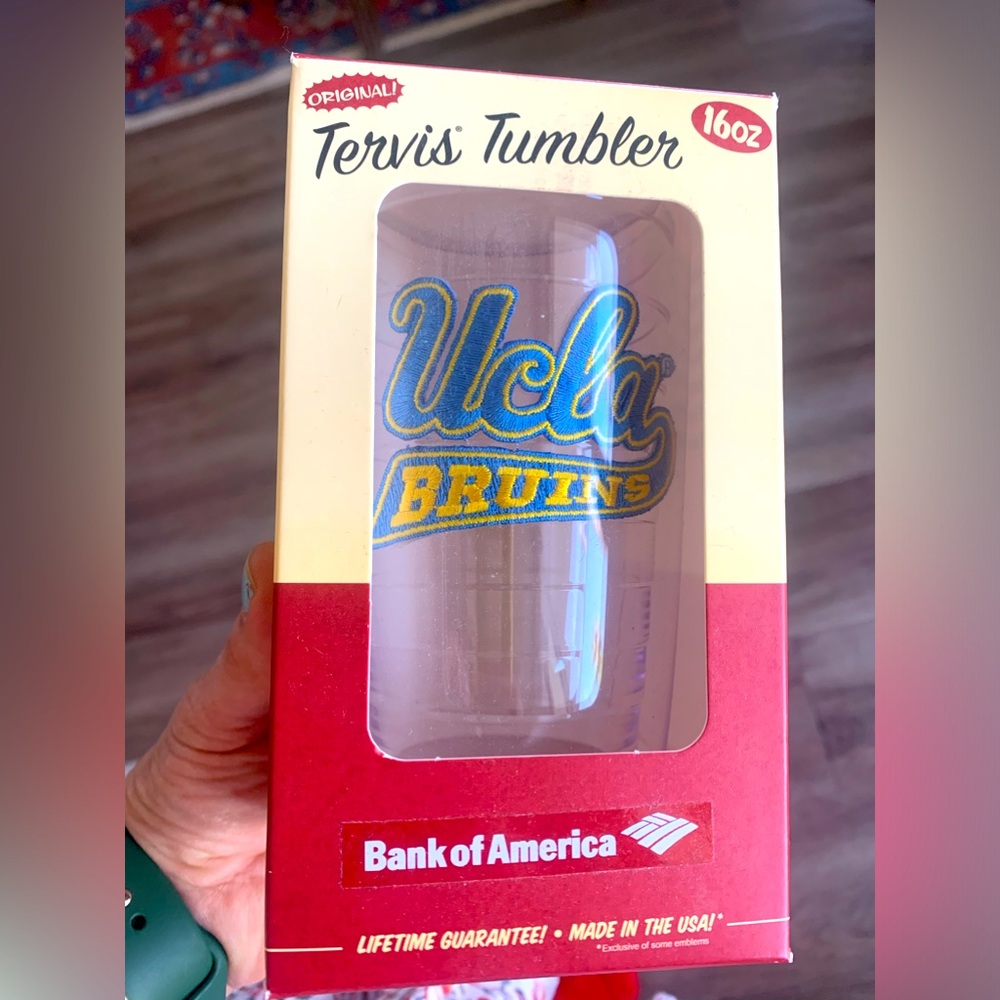 A double layer cup, logo UCLA,16oz
